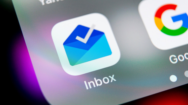 Google Inbox icon on phone screen