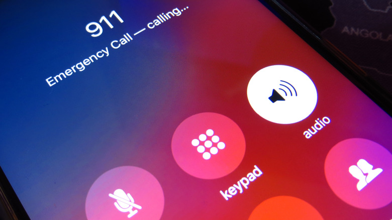 Close-up of an iPhone calling 911 as an emergency call.