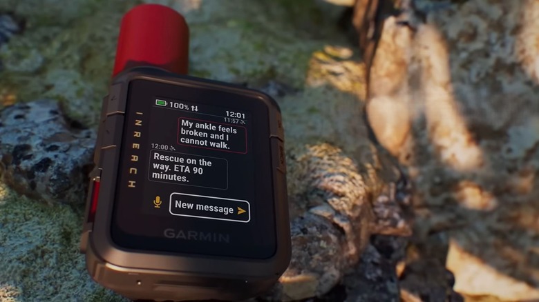 Garmin inReach Mini 3 Plus with SOS texts on screen showing capabilities.