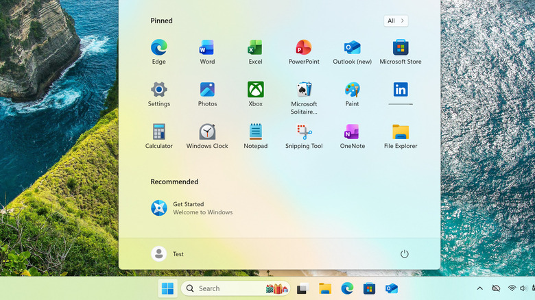 Windows 11 centered taskbar and pinned apps in Start Menu