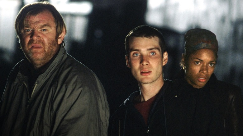 Frank, Selena and Jim looking forward in 28 Days Later