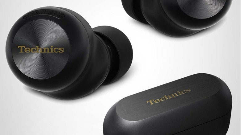 The Technics EAH-Z100.