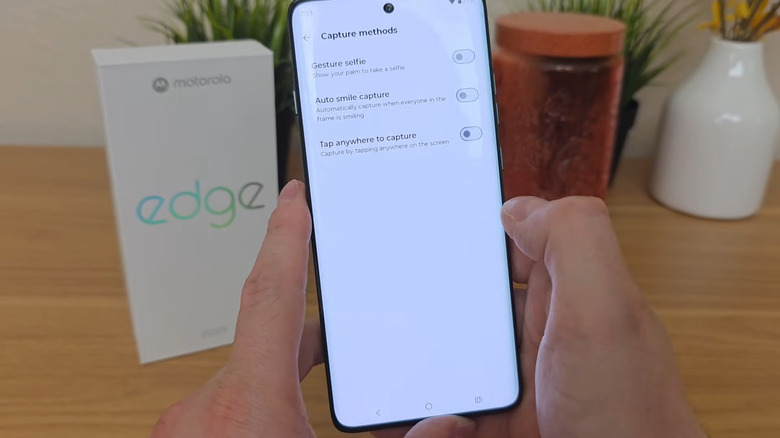 Motorola Camera app settings showing Capture methods