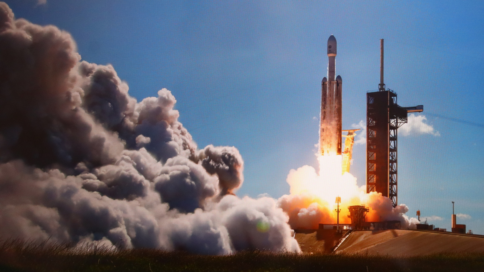 5 Historic US Missions To Space That Weren’t NASA – BGR