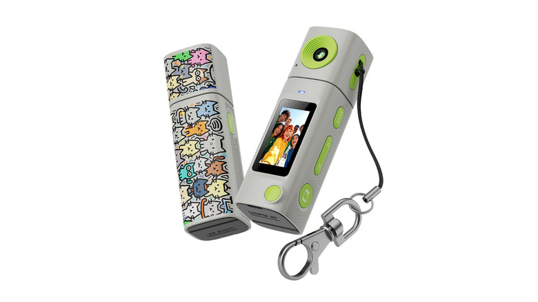The Aucaku PowerShot G10 keychain camera against a white background