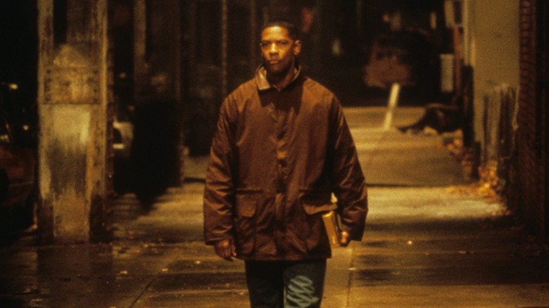 Hobbes walking down an alley in Fallen