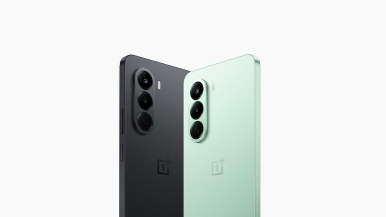 Rear view of the OnePlus Nord CE6 Lite smartphone