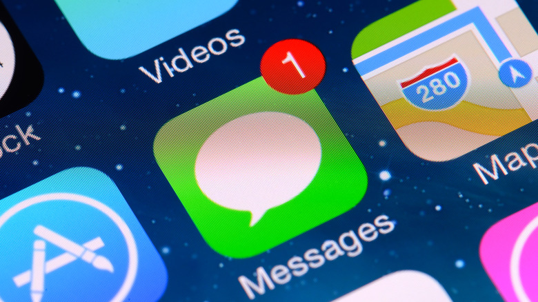 A close-up of the iPhone's Messages app showing a notification, on an older iOS release.