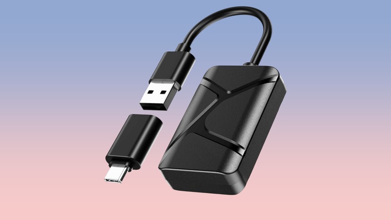 iHeylinkit Wireless Carplay Adapter against a gradient background