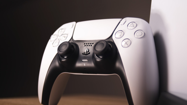 A close up picture of the DualSense controller
