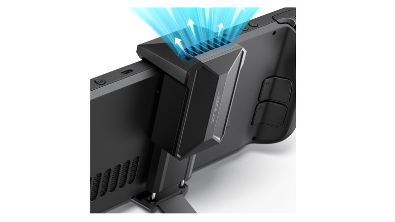 Cooling fan attachment mounted to Steam Deck