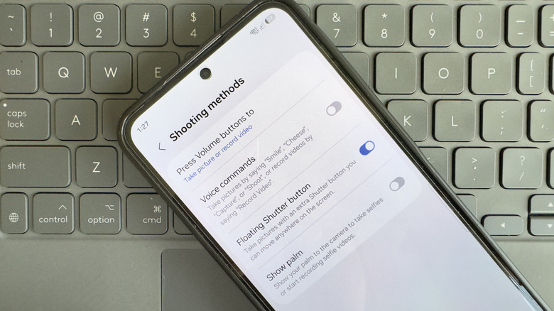 A Samsung phone showing Camera Shooting methods settings