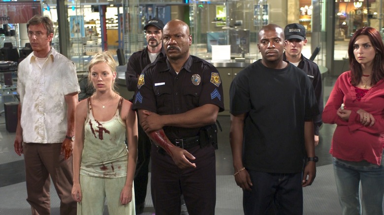 Ving Rhames, Mekhi Phifer, Sarah Polley, Michael Kelly, Inna Korobkina, Jake Weber, and Kevin Zegers in Dawn of the Dead (2004)