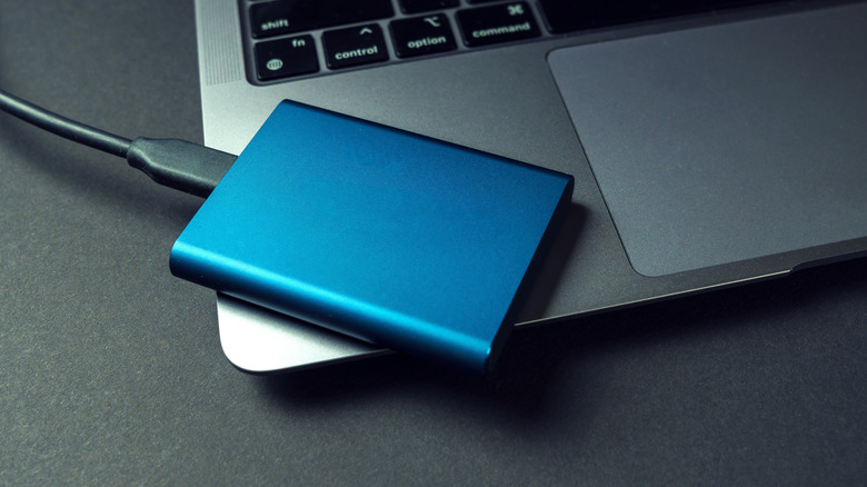 Storing information on an external ssd drive. Confidentiality of personal data.