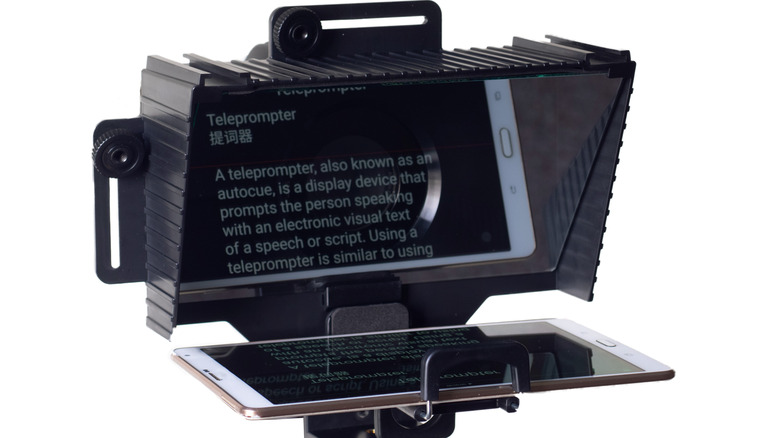 teleprompter with tablet