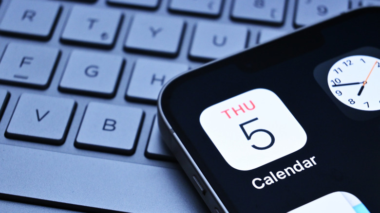 A close-up of an enlarged Calendar app icon on iPhone.