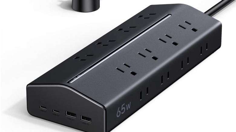 The UGREEN 20-in-1 GaN Surge Protector (65 watts).