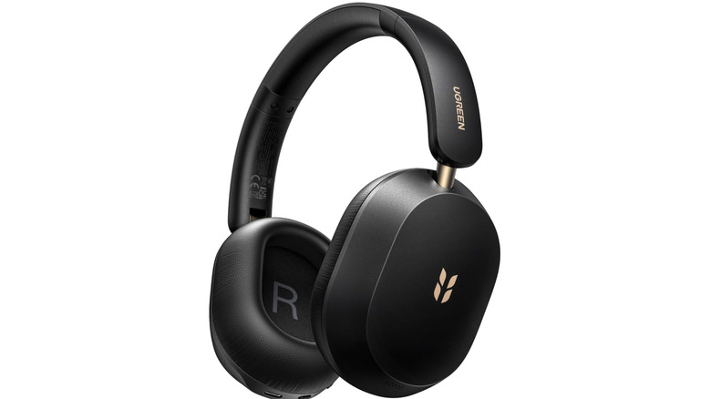 The UGREEN HiTune Max5s Wireless Headphones.