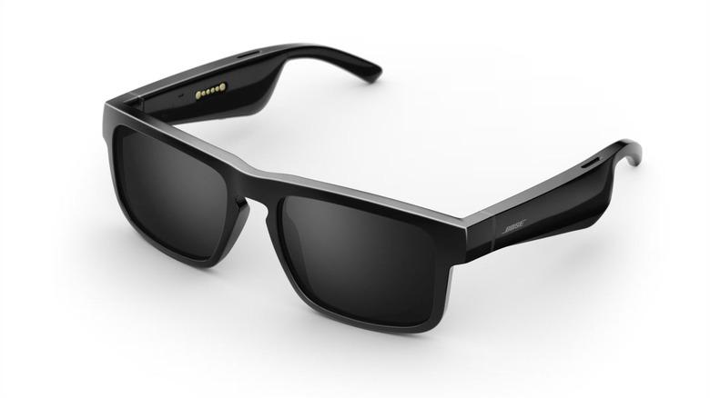 The Bose Frames Tenor glasses against a white background