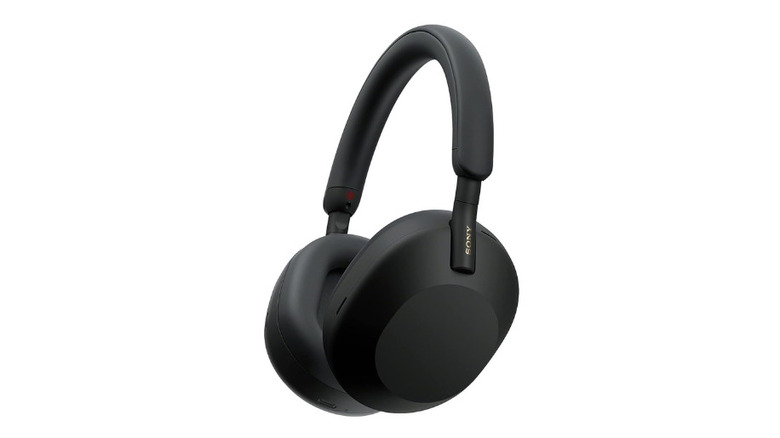 image of sony xm5 headphones