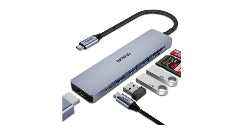 the BENFEI USB-C Hub and its possible attachments