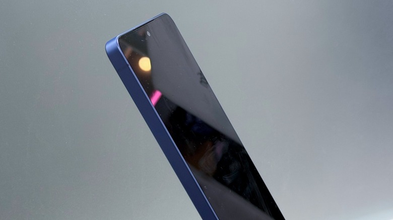 A Galaxy S26 Ultra seen by its side with the Privacy Display feature on