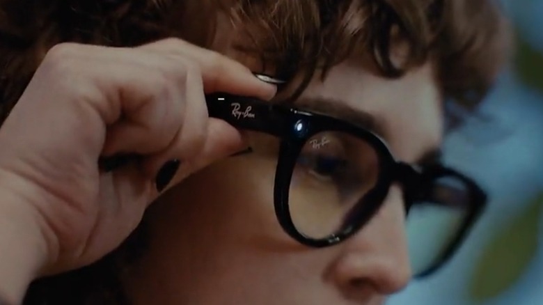The recording LED on a pair of Ray-Ban Meta glasses illuminated.