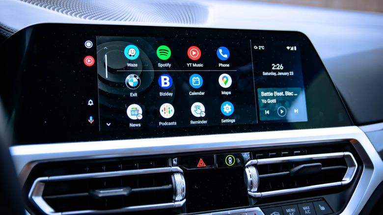Android Auto app grid displayed on a car's infotainment screen.