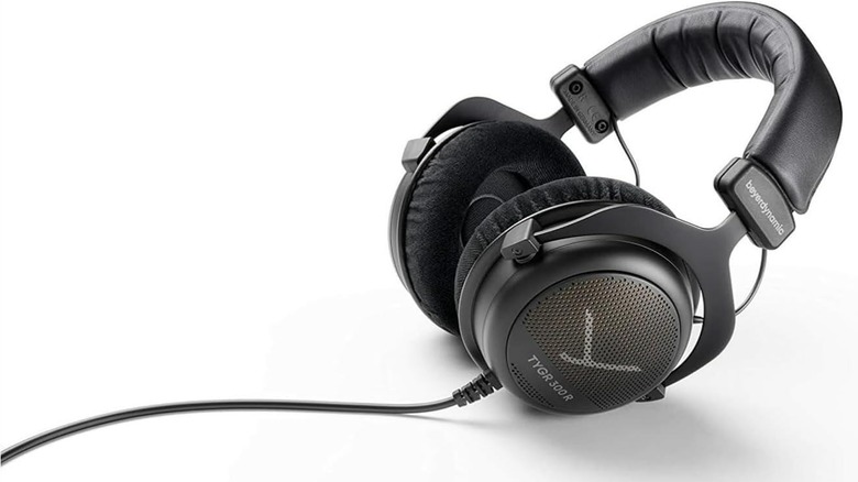 The Beyerdynamic Tygr 300 R wired gaming headphones