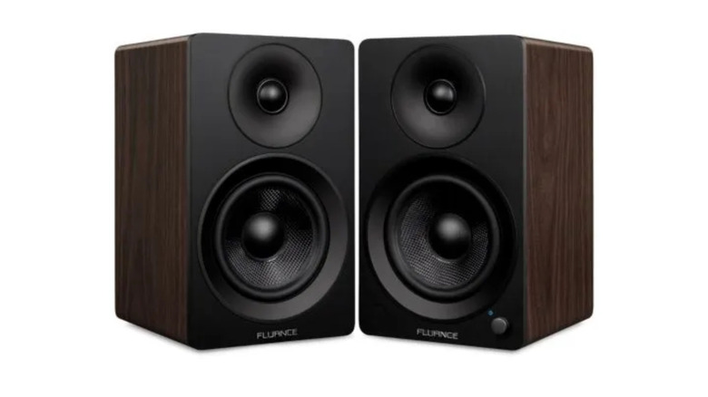 The Fluance Ai41 Bookshelf Speakers.