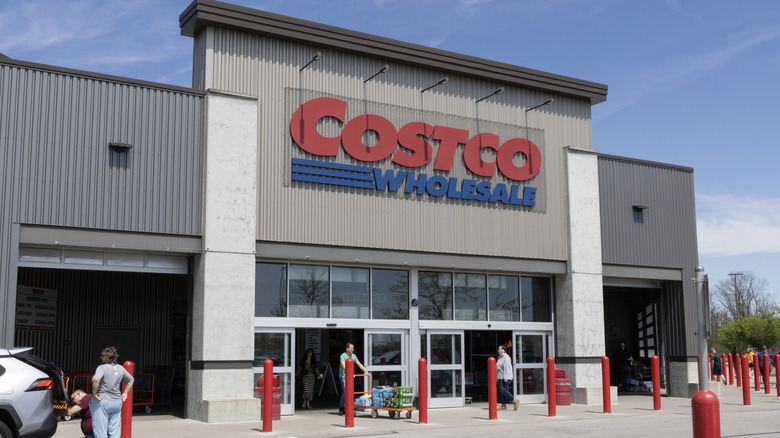 Costco wholesale retailer store in Indianapolis