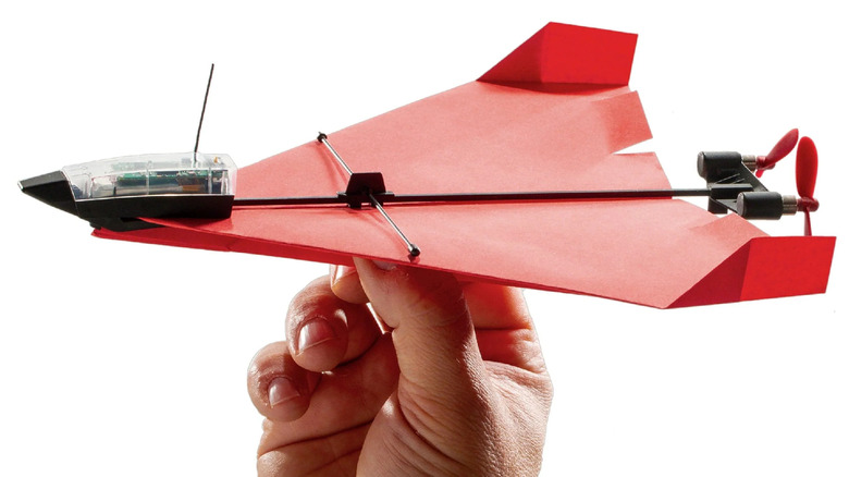 Holding the POWERUP 4.0 Airplane