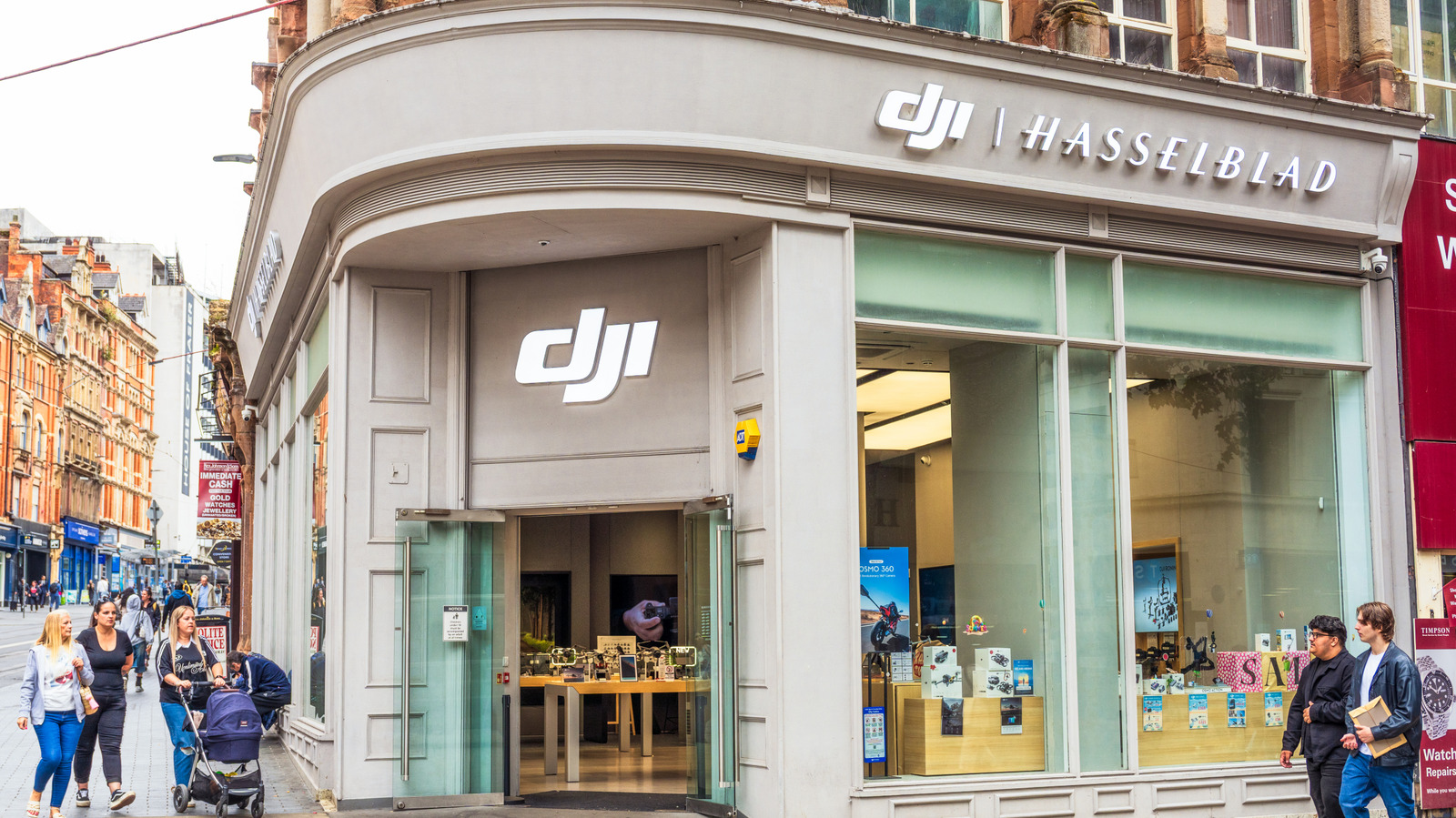 7 Best DJI Cameras For Photography And Vlogging