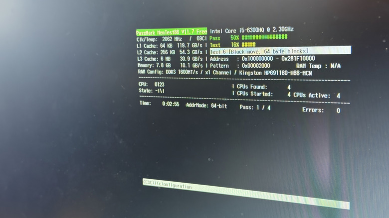 A computer screen showing the results of a PassMark memory test.