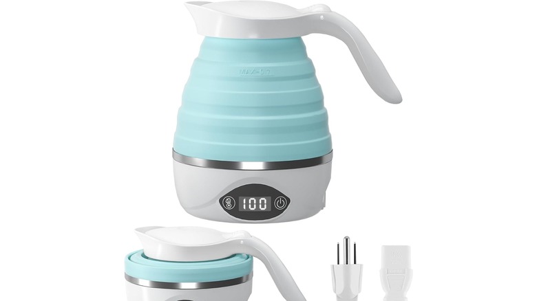 The AUCOO collpsible electric kettle