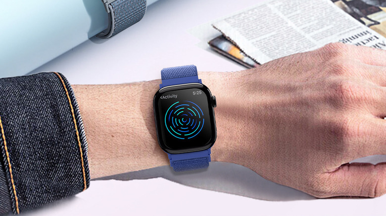 A person wearing an Apple Watch with the Sunnywoo sport loop band.