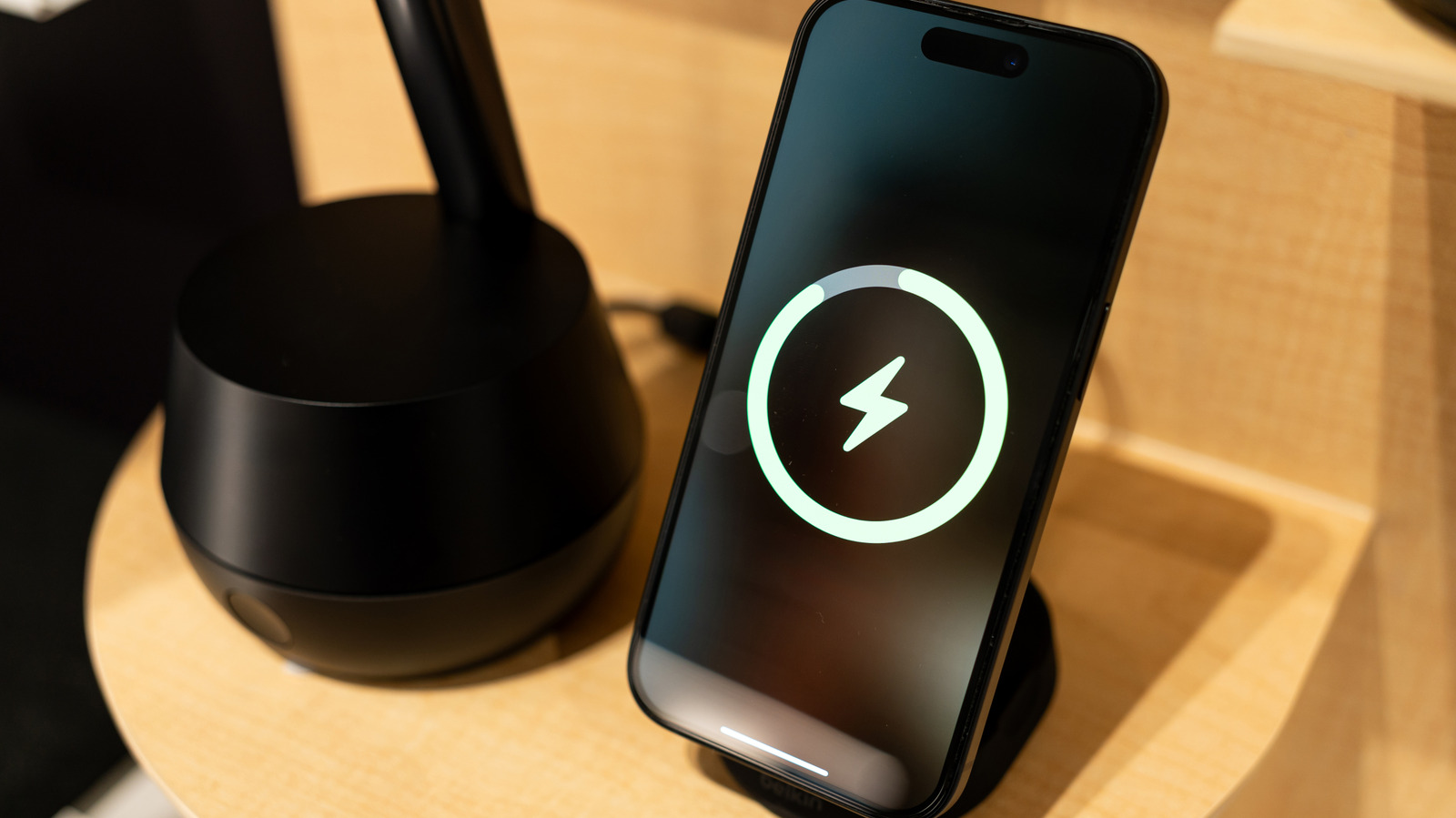 8 Of The Best Wireless Chargers You Can Buy In 2026