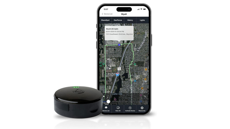 GPS tracker with a smartphone
