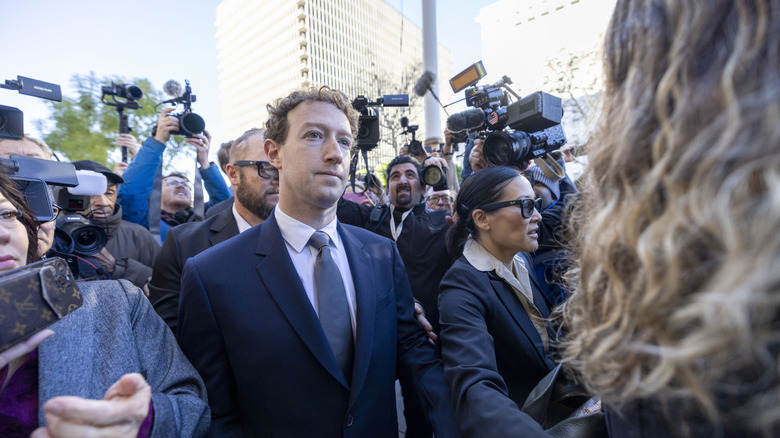 Zuckerberg leaves court during addictiveness case