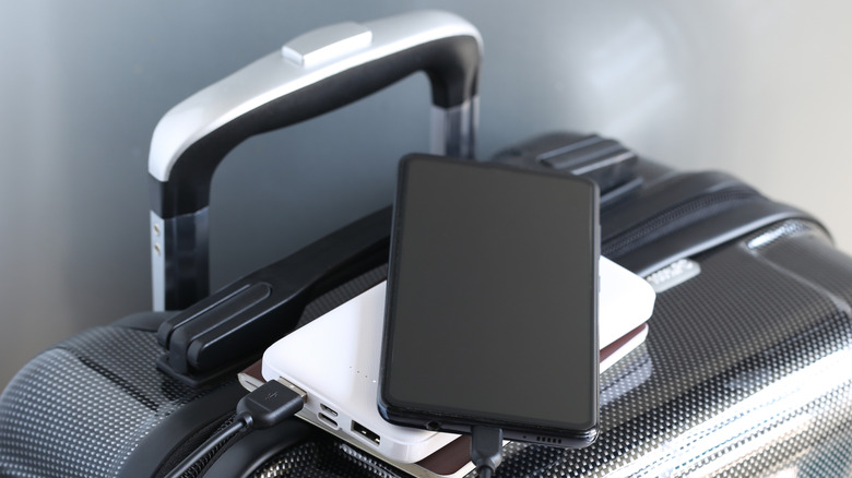 9 Cheap Gadgets Under $50 That Frequent Travelers Swear By