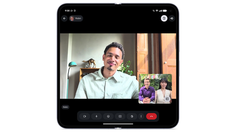 Using the Dual Screen feature of Google Meet on a Pixel Fold