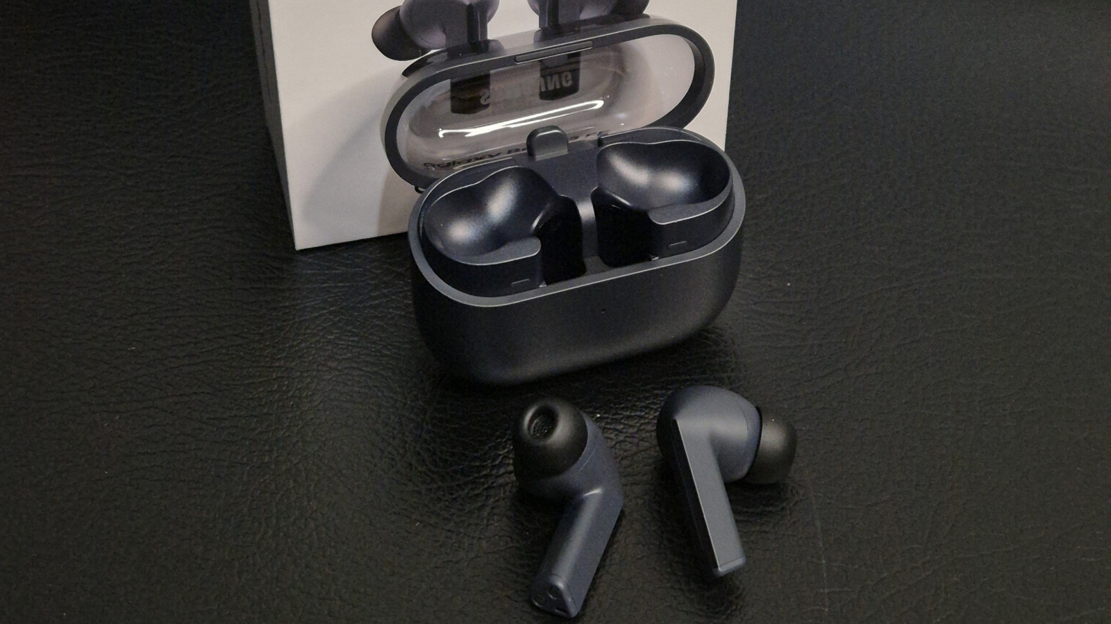 9 Hidden Tips And Tricks Every Samsung Galaxy Buds Owner Should Know About