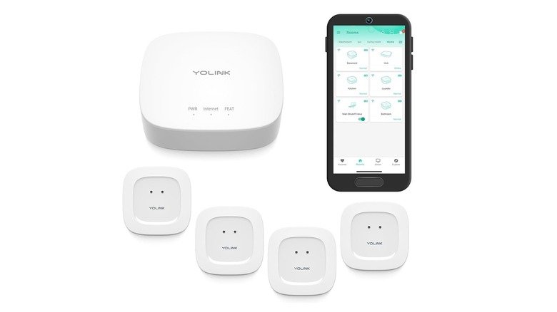 The contents of the YoLink Water Leak Sensor 1 bundle and its companion app against a white background.