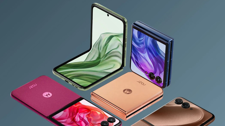Different colors of the Motorola Razr+ 2024