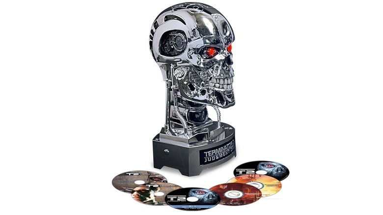 The Terminator 2 Endoskull Bust edition with the bust and the discs displayed against a white background