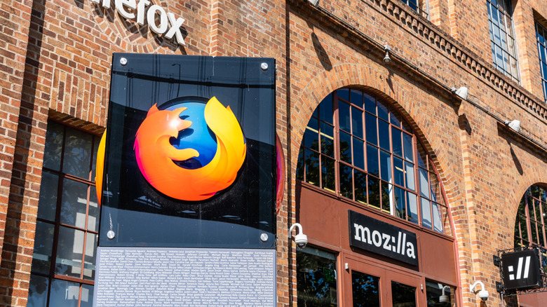 Firefox logo in front of Mozilla headquarters