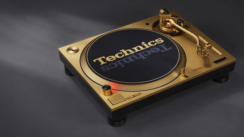 A Technics Gold DJ turntable used as promotional banner.