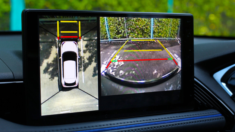 Surround-view monitor in a car