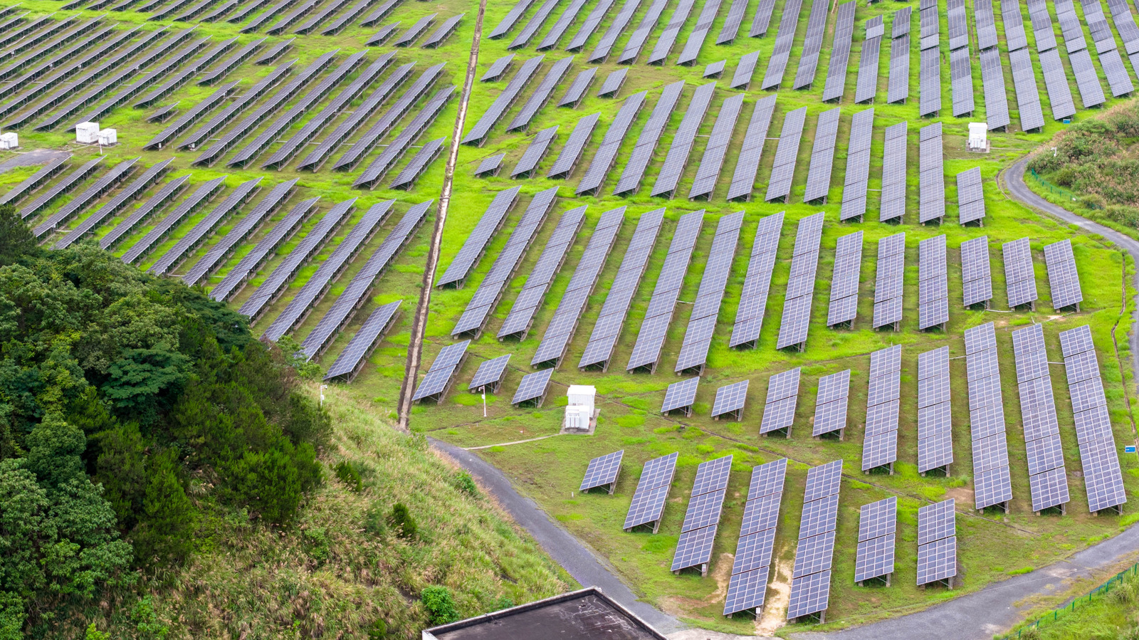 bgr.com - Sead Fadilpasic - A Solar Farm In Oregon Is Building A Massive Wildlife Corridor For Migrating Deer And Elk