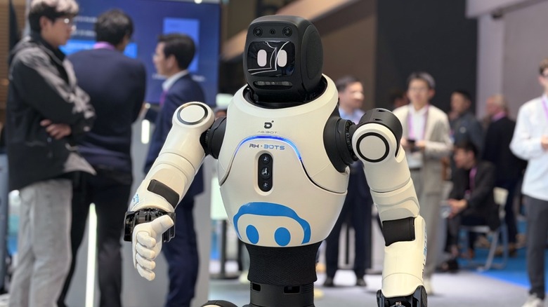 Humanoid robot from Agibot raises its hand to greet someone